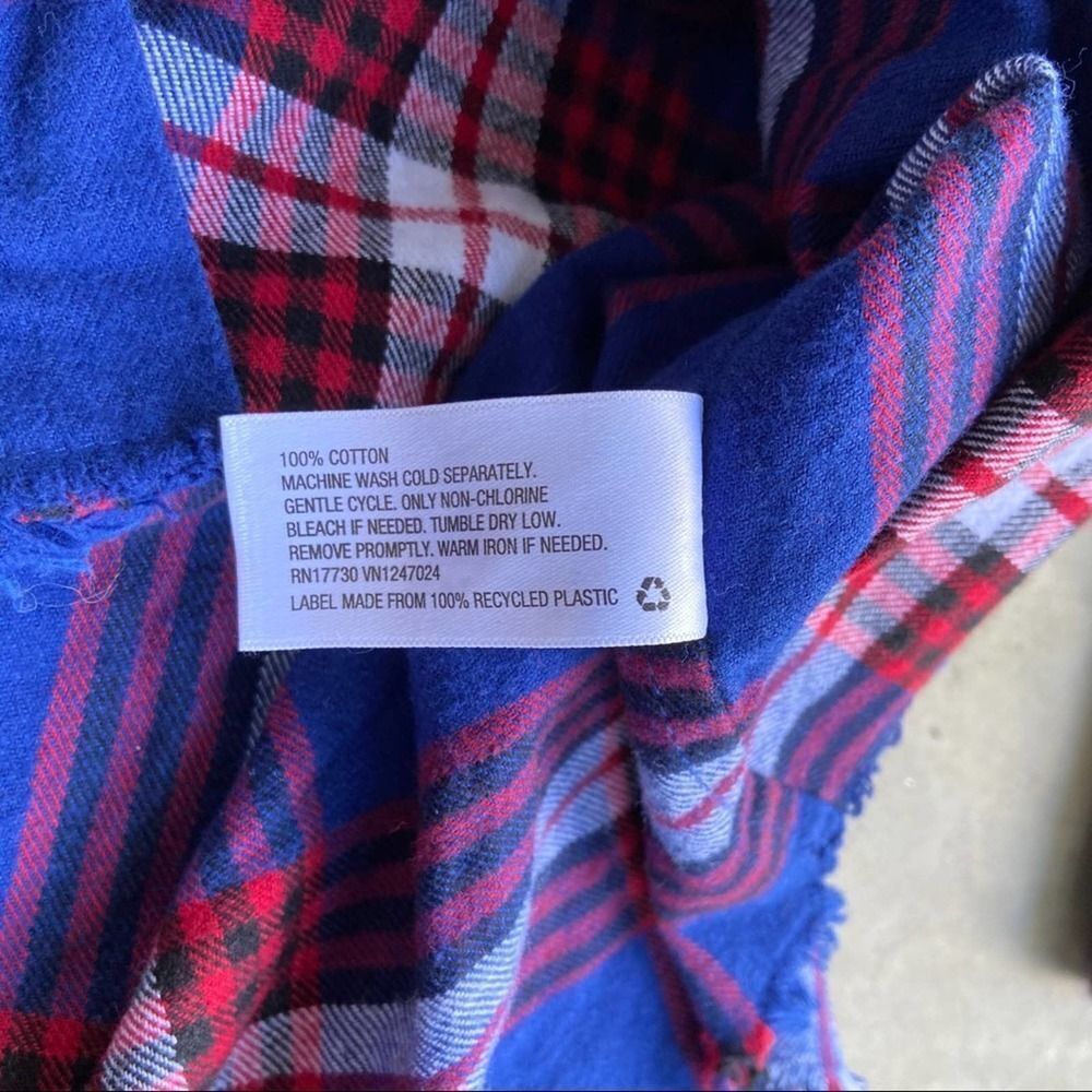 Original Use Flannel Button Down Size M - image 6